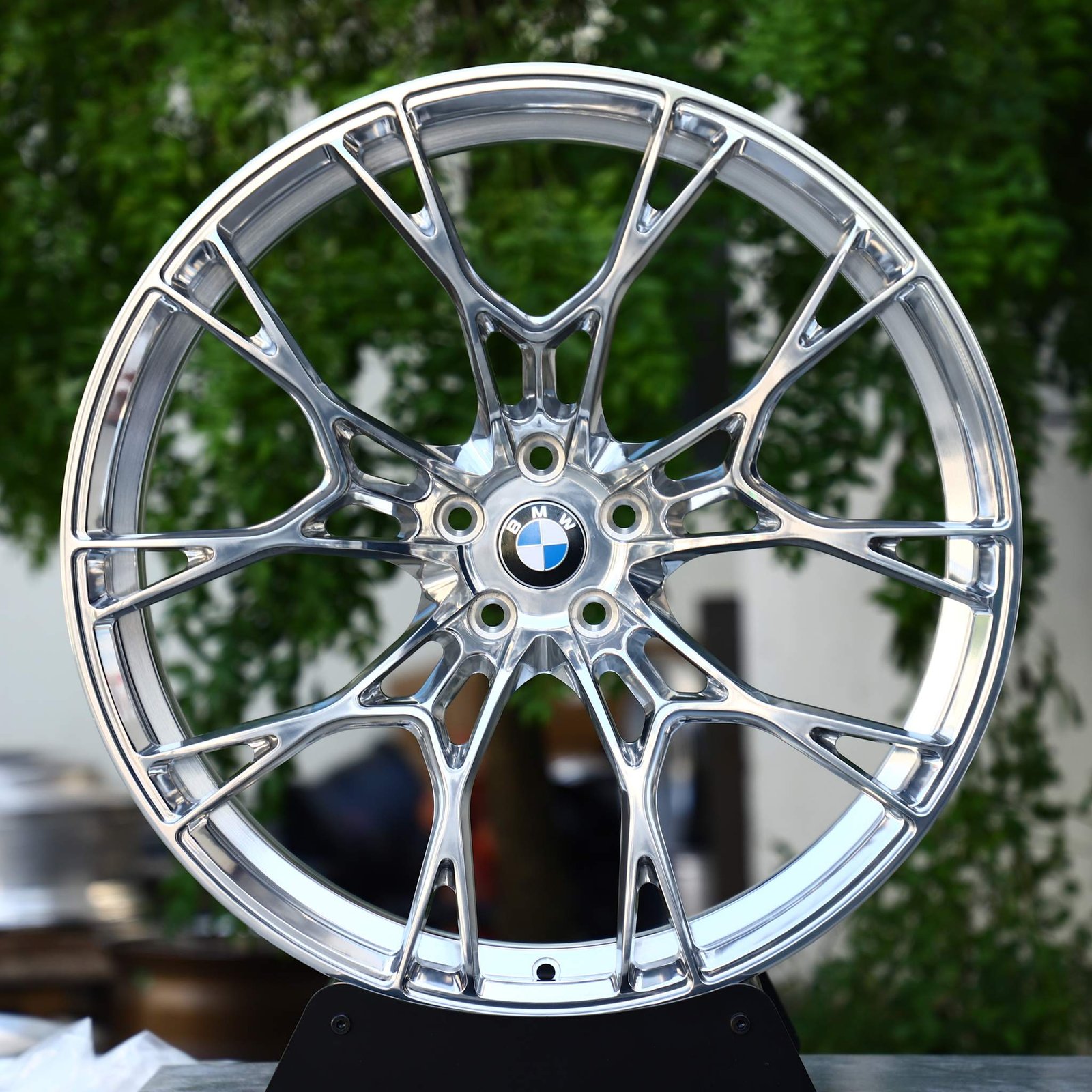 BMW M5 wheels – Polished Cross-Spoke Mesh (BMW OEM-Style), front view