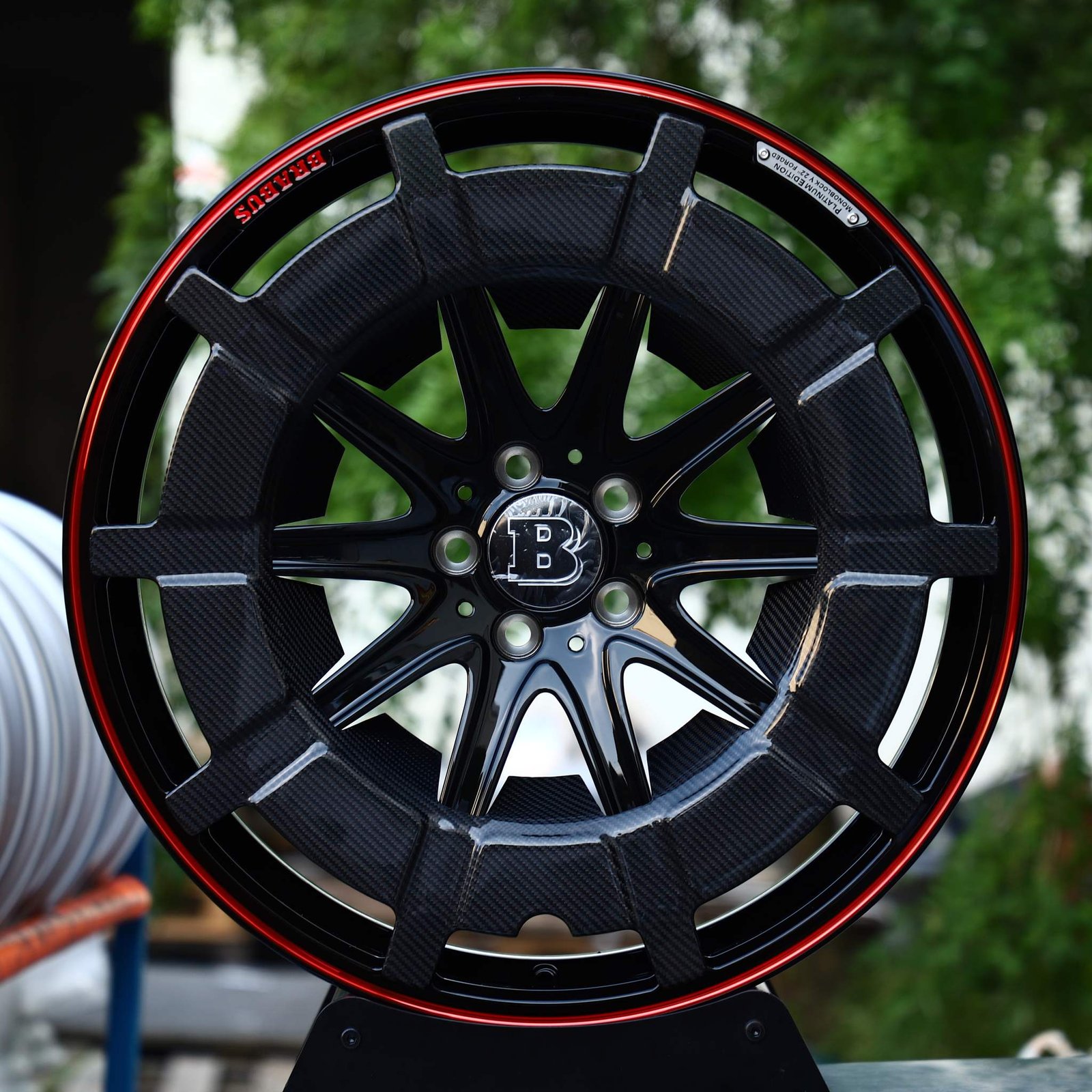 Brabus 800 wheels – Gloss Black Carbon-Ring 10-Spoke Red Pinstripe (Brabus-Style), front view