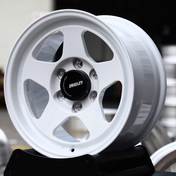 Toyota Land Cruiser wheels – Gloss White 5-Spoke (Bradley-Style), front view