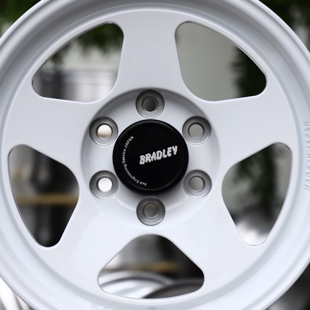 5x150 wheels – Gloss White 5-Spoke (Bradley-Style), side view