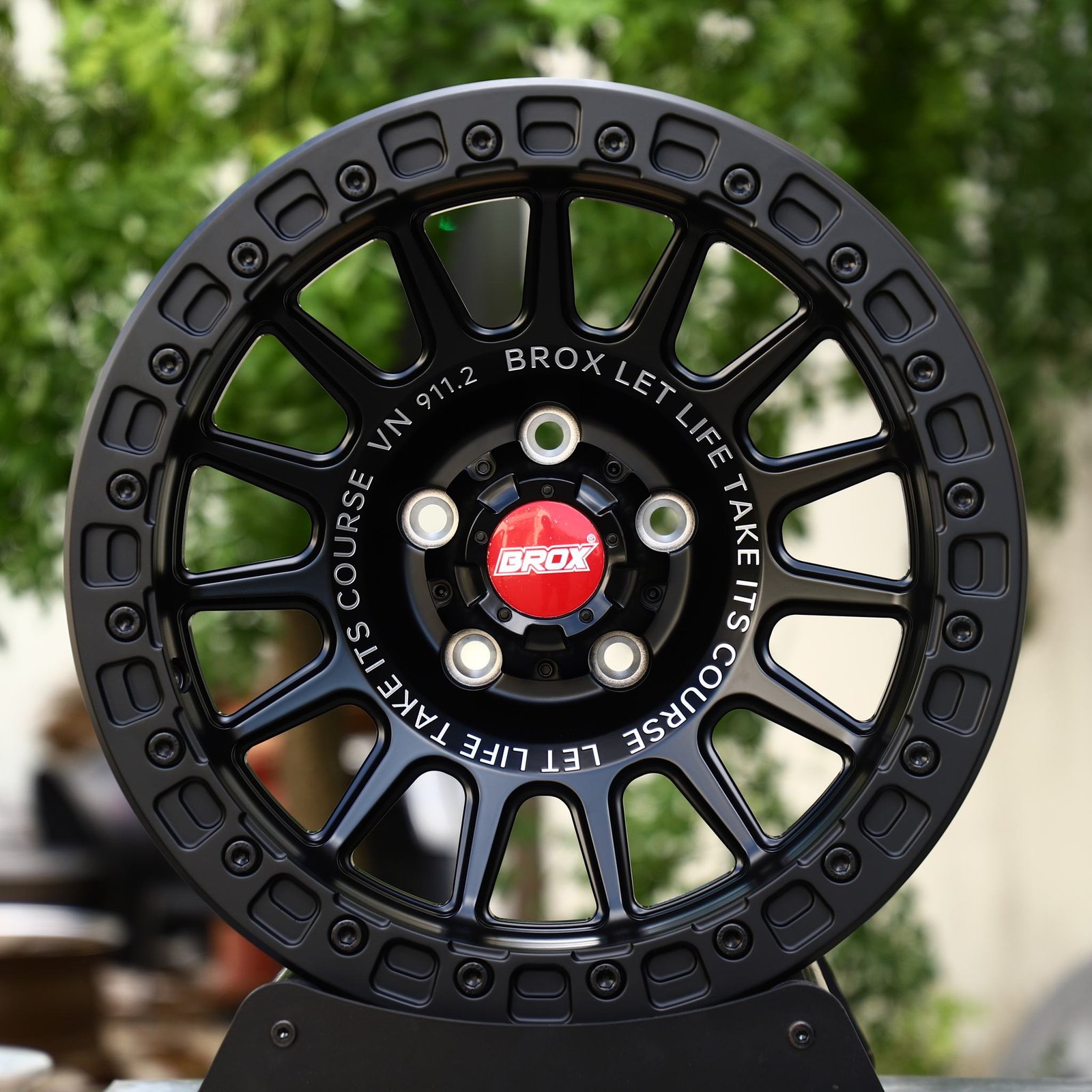 Jeep Wrangler wheels – Matte Black Bolt Ring 14-Spoke (Brox-Style), front view