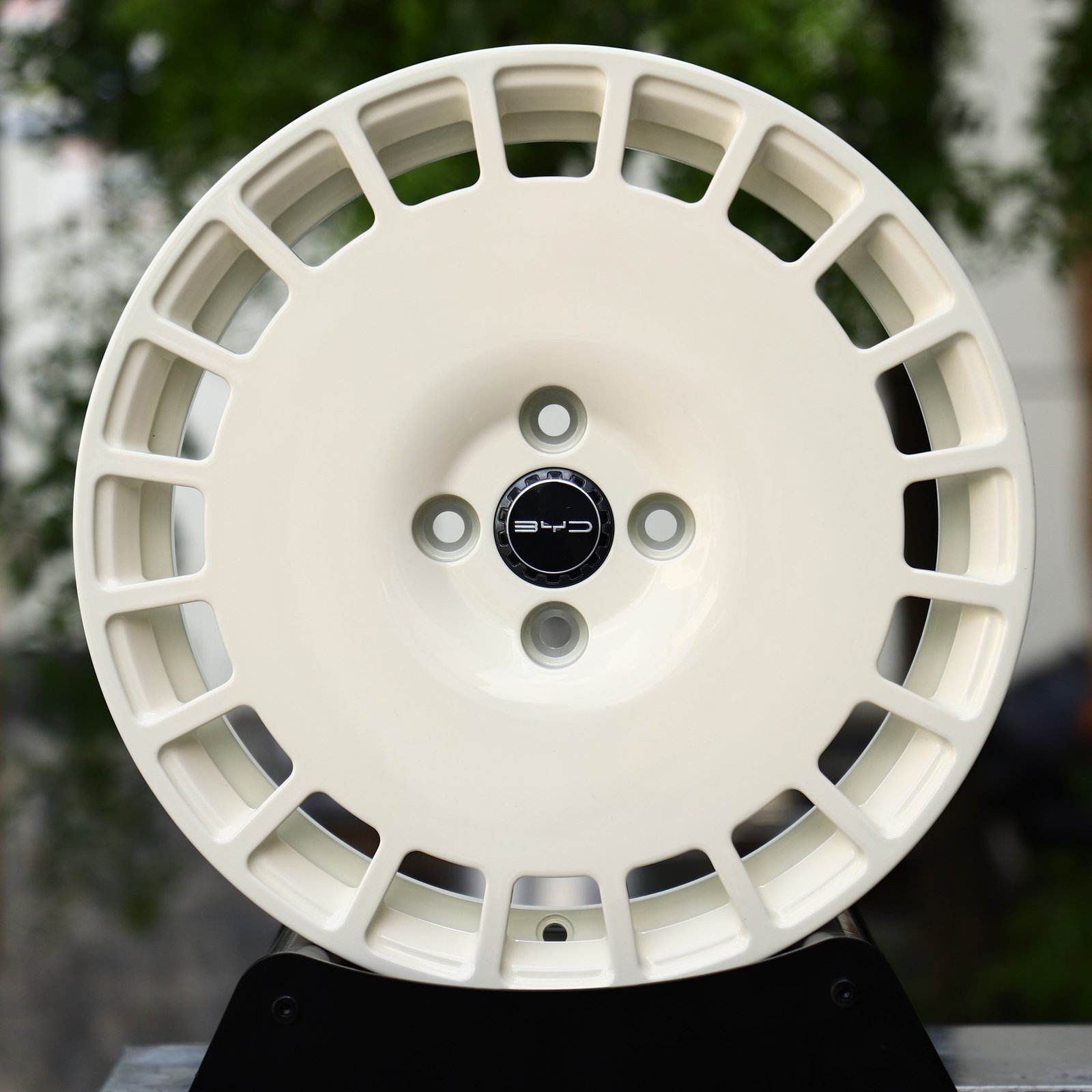 BYD Dolphin wheels – Cream White Windowed Disc (BYD OEM-Style), front view