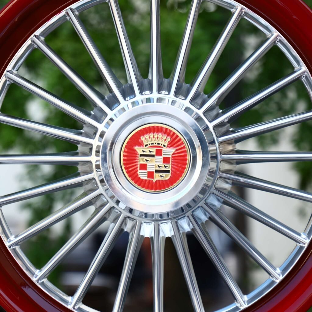 Cadillac CT5 wheels – Polished Multi-Spoke Red Lip Floating Cap (Cadillac OEM-Style), lip and barrel detail