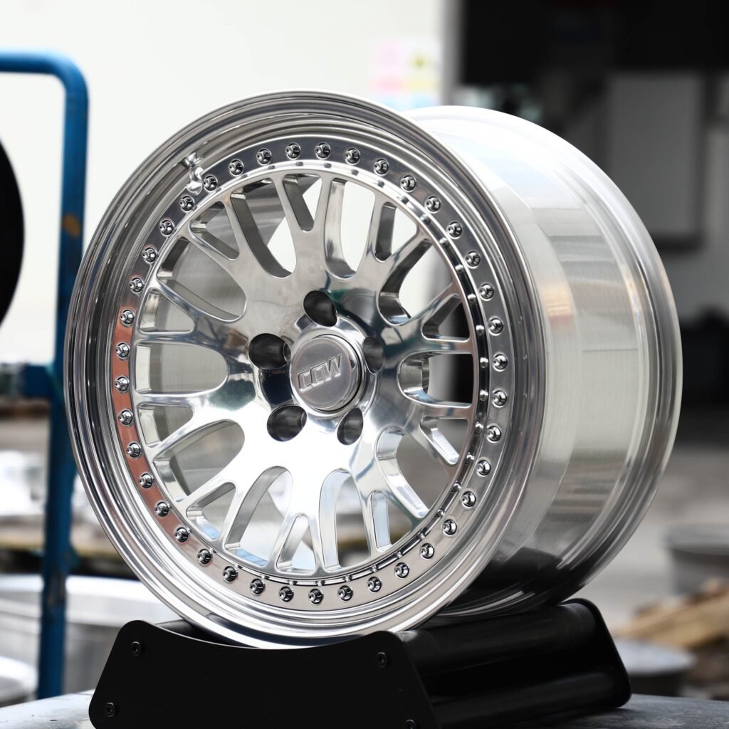 Porsche 911 wheels – Mirror Polished Mesh 2-Piece Riveted (CCW-Style), angled view