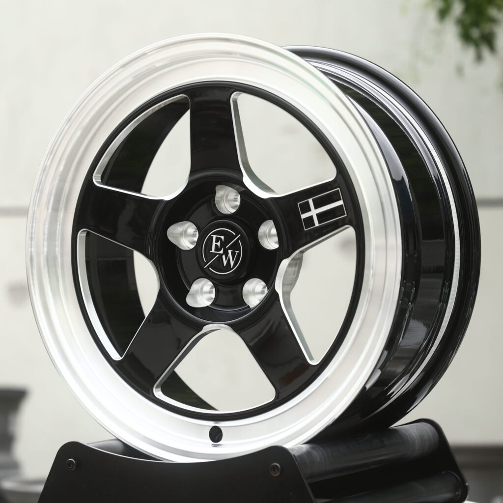 Chevrolet Camaro wheels – Gloss Black 5-Spoke Polished Lip, front view