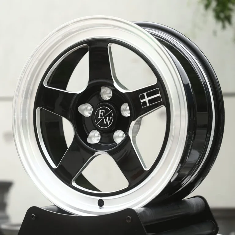 Chevrolet Camaro wheels – Gloss Black 5-Spoke Polished Lip, front view
