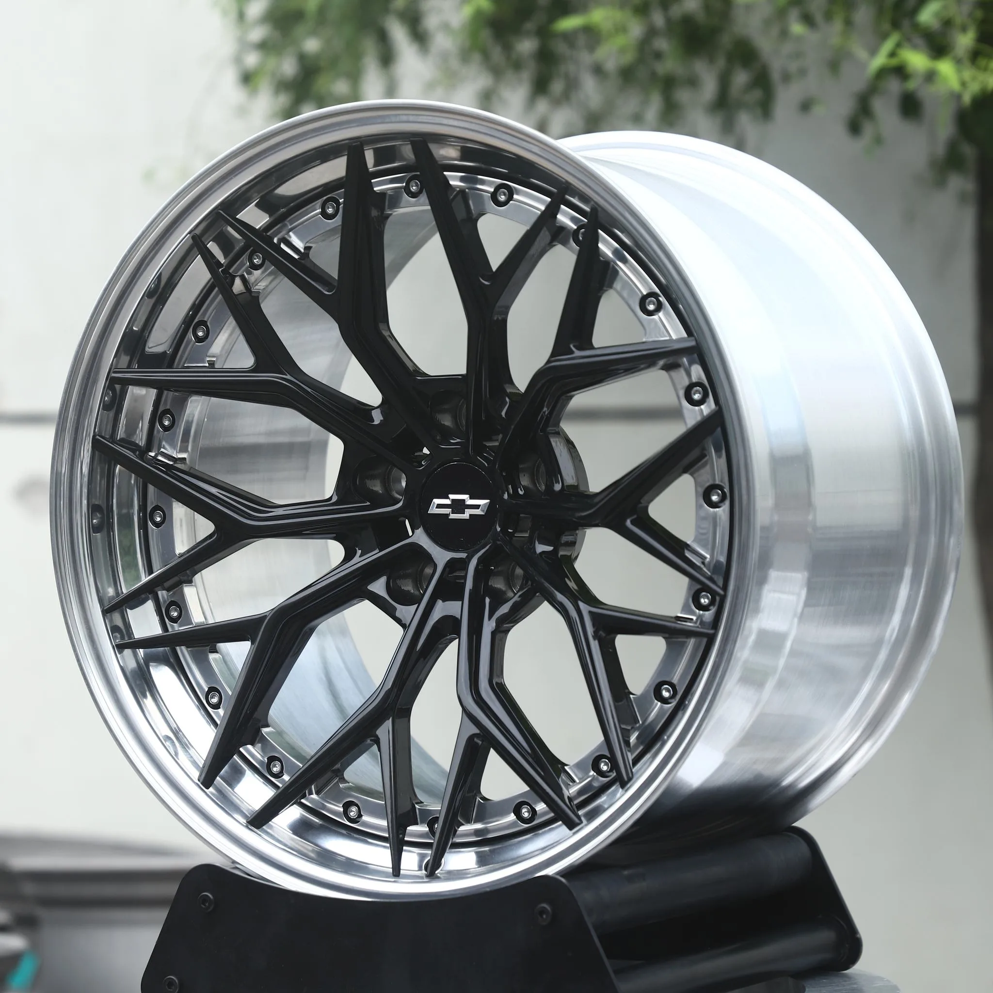 Chevrolet Camaro wheels – Gloss Black Y-Spoke Mesh 2-Piece Polished Deep Lip (Chevrolet OEM-Style), front view
