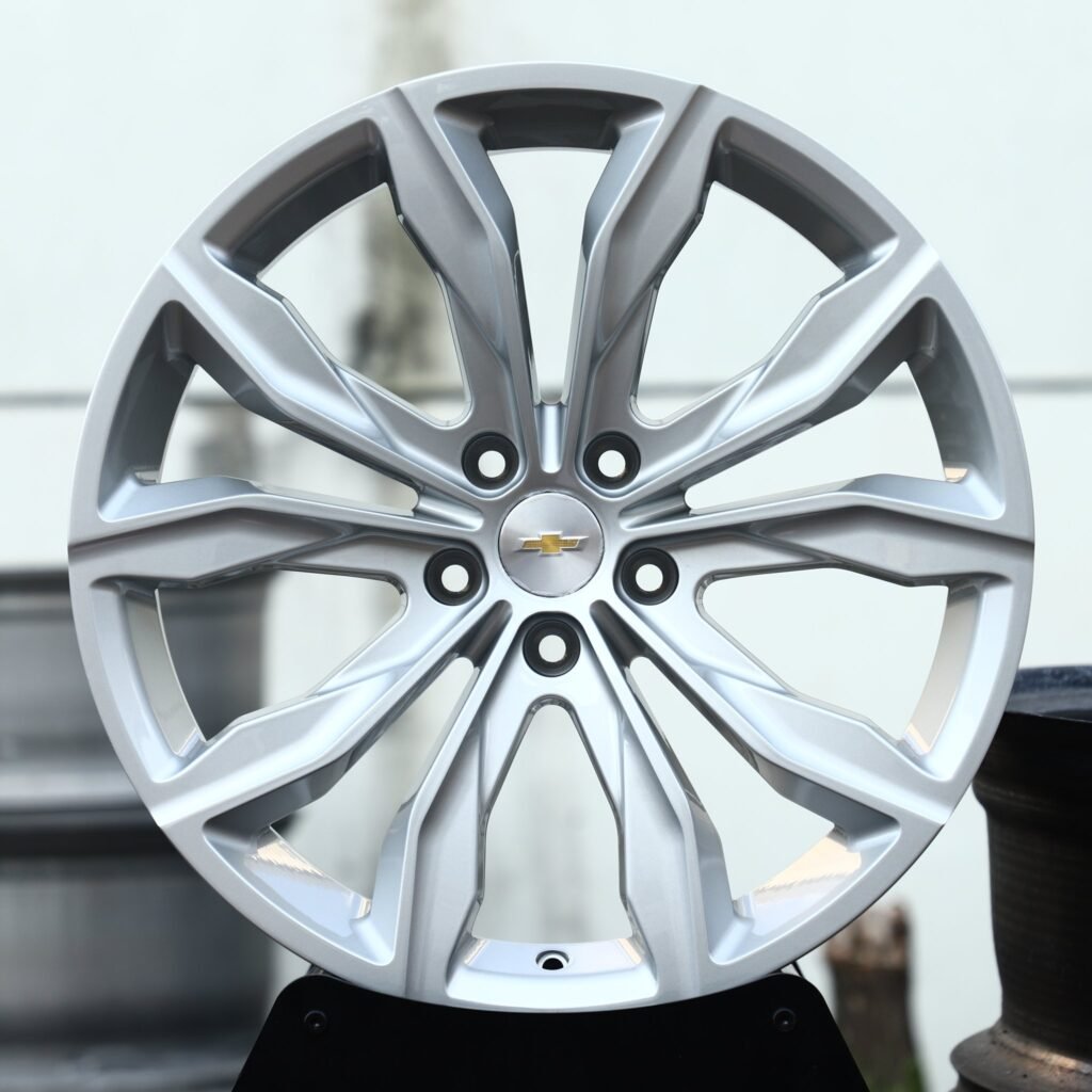 Chevrolet Corvette wheels – Matte Silver 5 Split V-Spoke (Chevrolet OEM-Style), front view