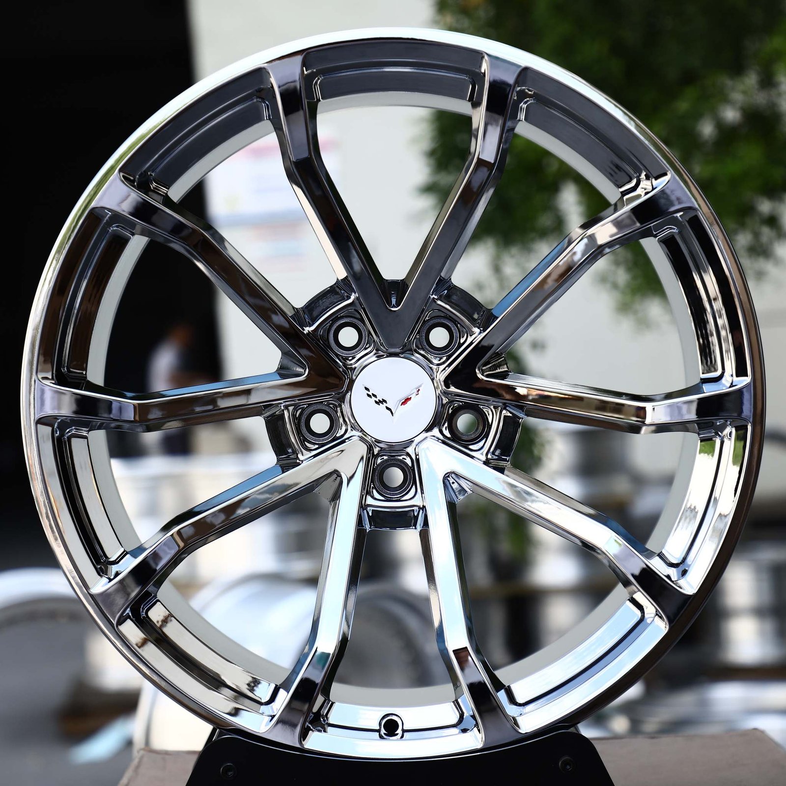 Chevrolet Corvette C8 wheels – Chrome 5 V-Spoke Concave (Corvette OEM-Style), front view