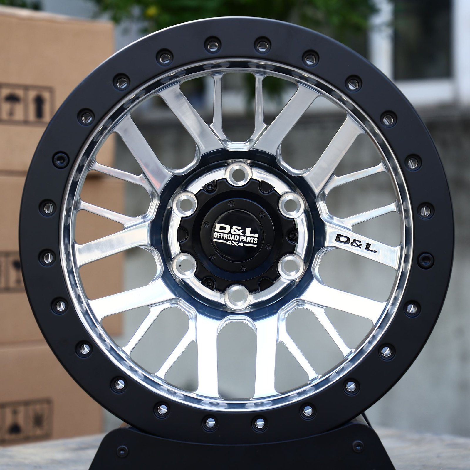 Ford F-150 wheels – Polished Mesh Black Bolted Ring Beadlock (D&L-Style), front view