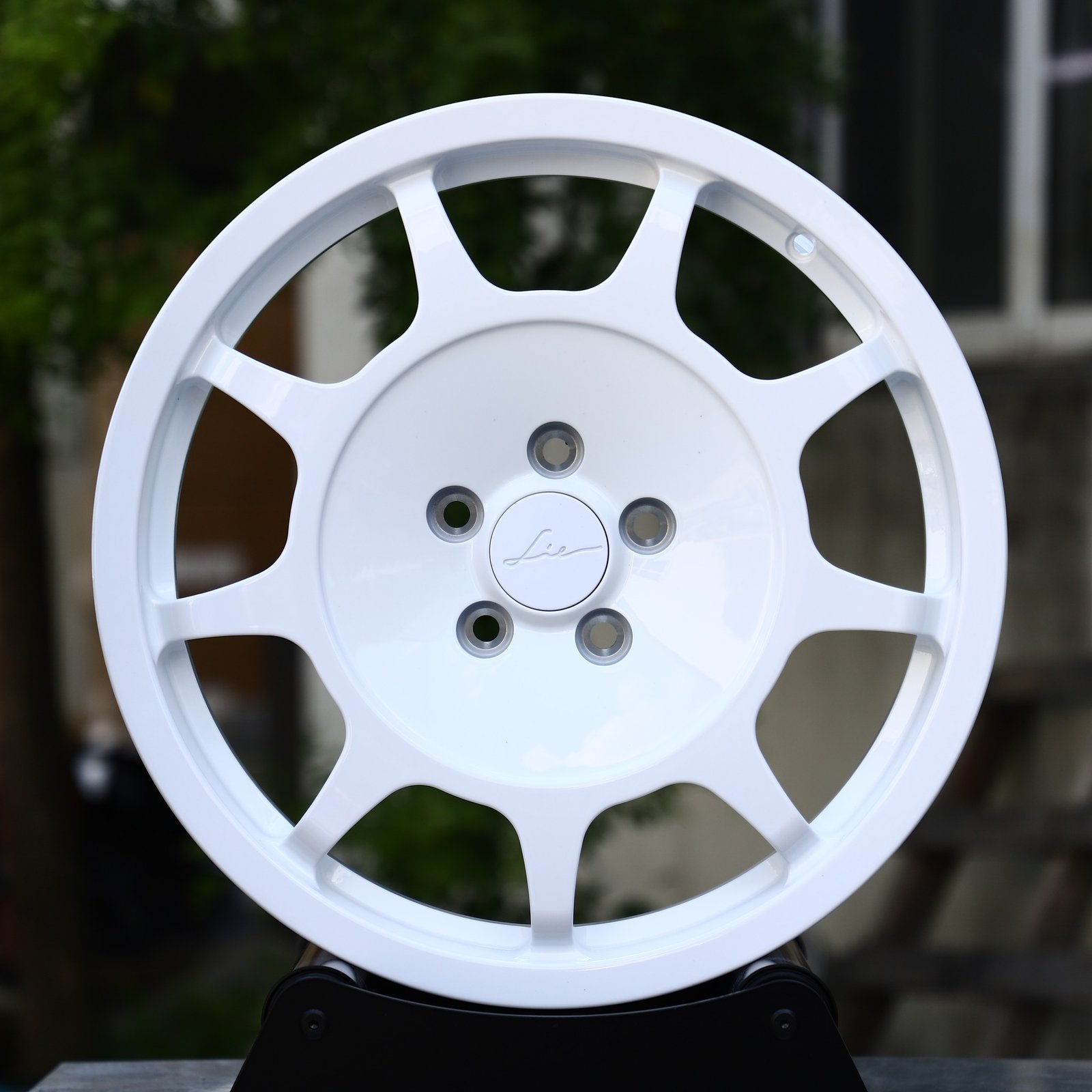 Dodge Challenger wheels – Gloss White 9-Spoke Dish, front view