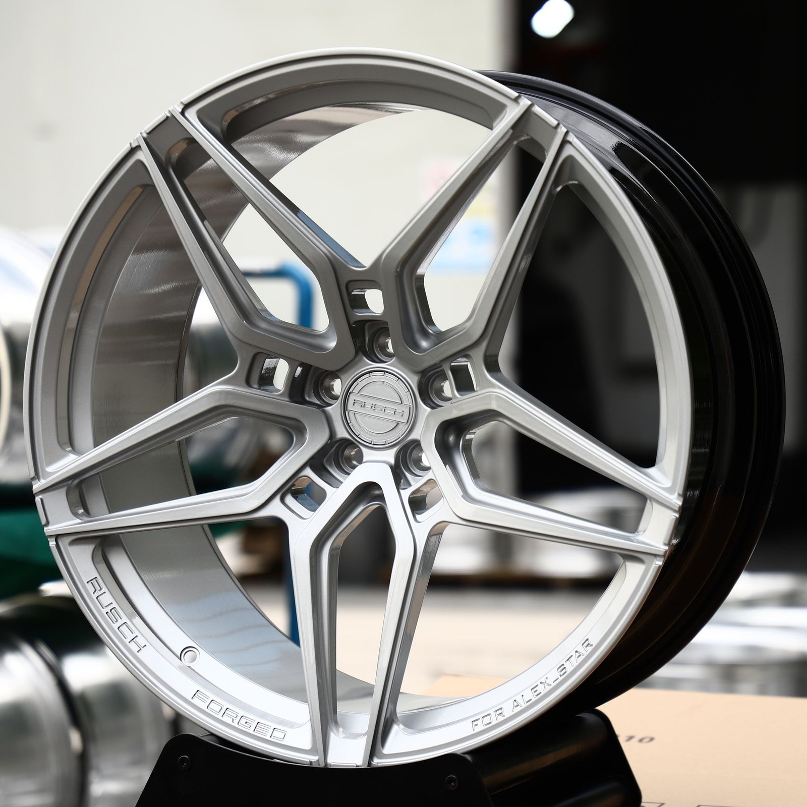 Dodge Challenger wheels – Matte Silver 5-Star Twin-Spoke, front view