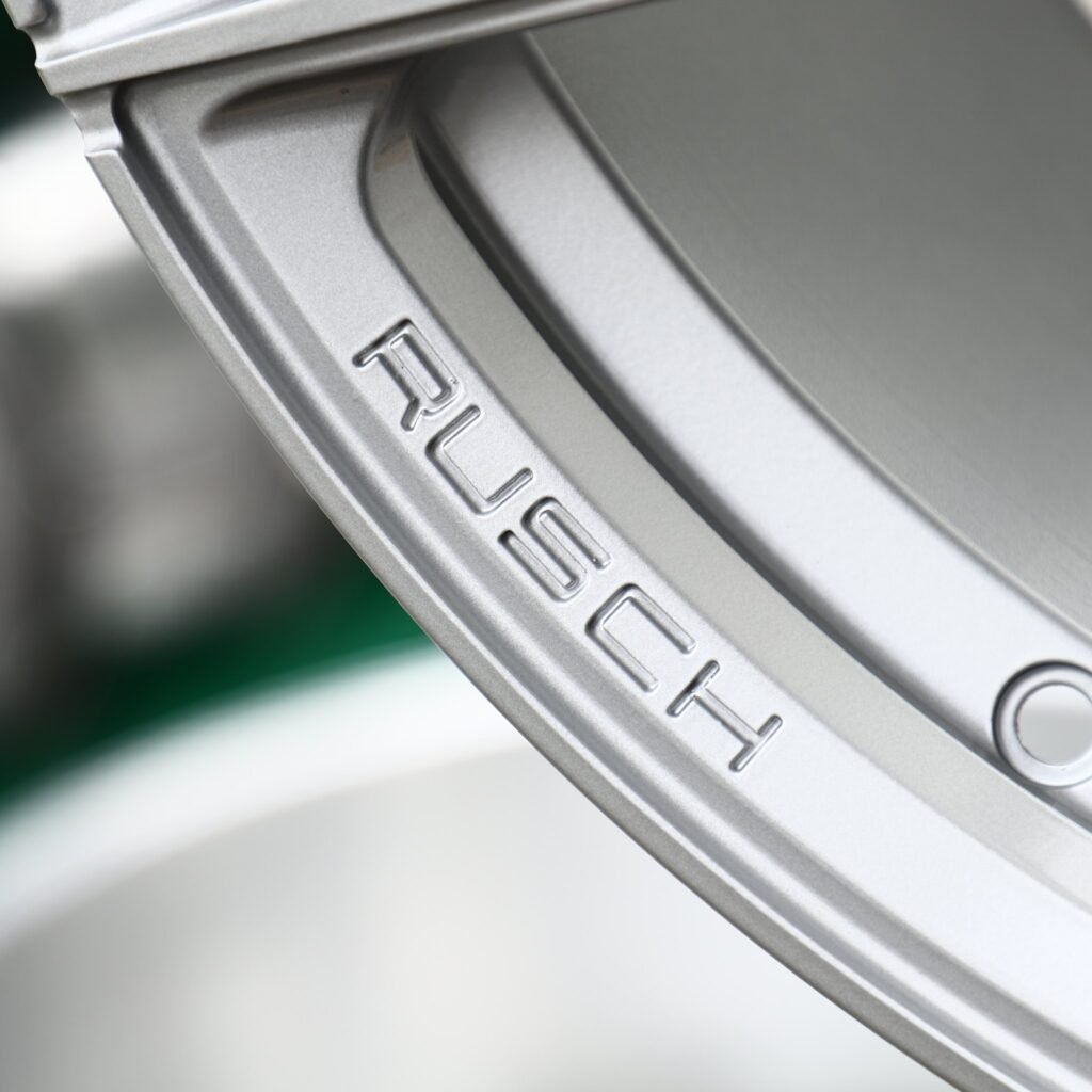 Chrysler 300 wheels – Matte Silver 5-Star Twin-Spoke, lip and barrel detail