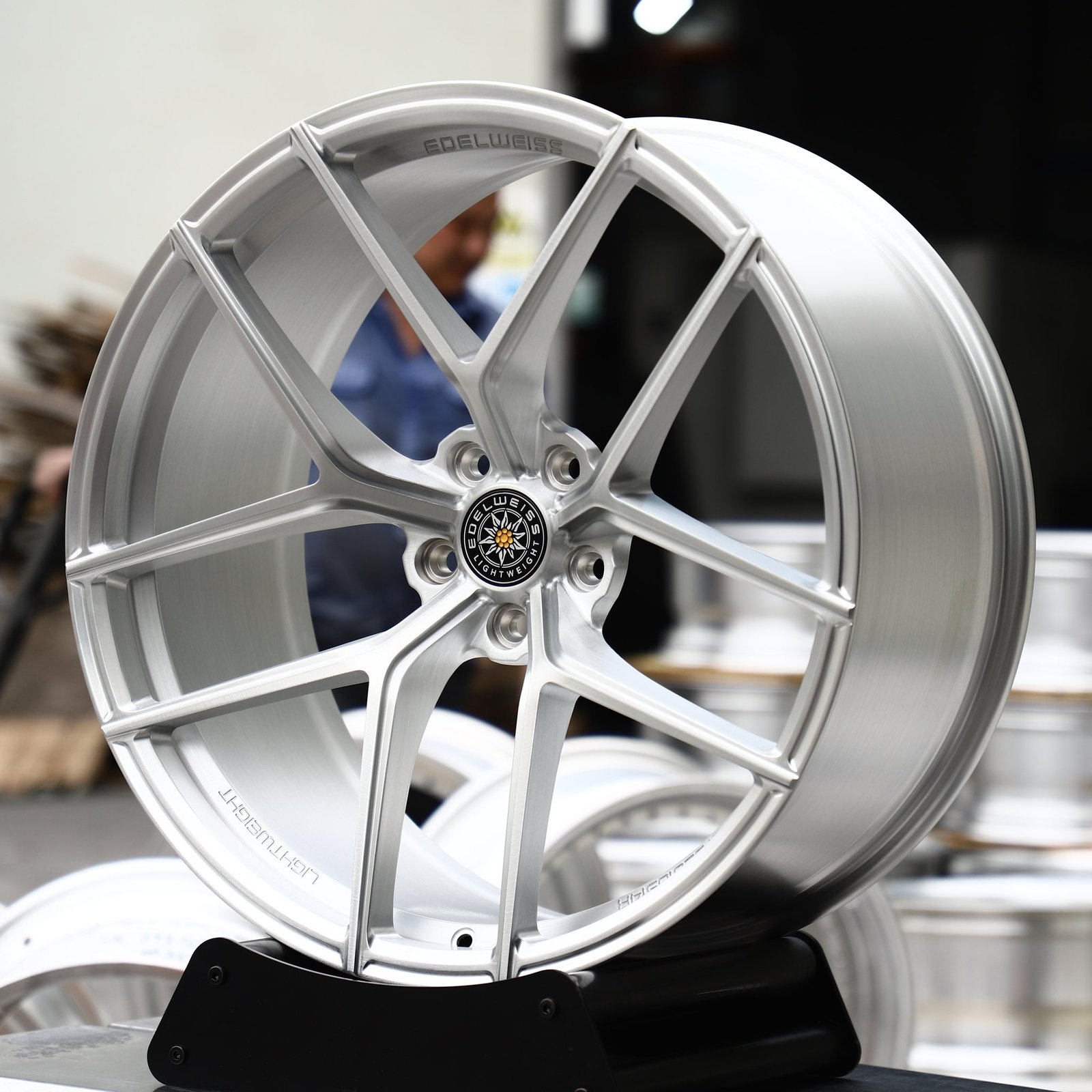 Volkswagen Golf GTI wheels – Brushed Silver 5 Y-Spoke Concave (Edelweiss-Style), front view