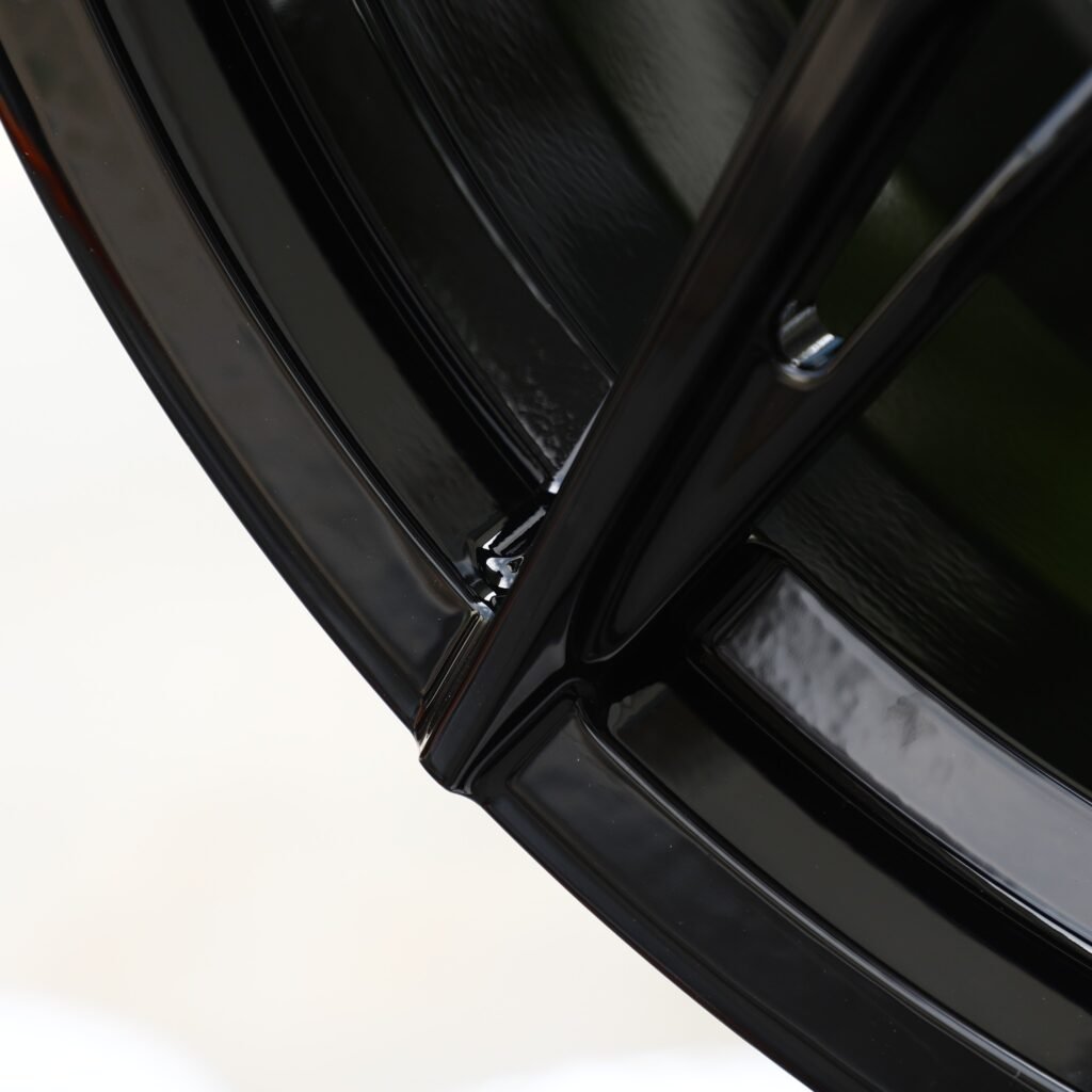 Ferrari 488 wheels – Gloss Black 5 Twin-Spoke Star Side-Milled (Ferrari OEM-Style), lip and barrel detail