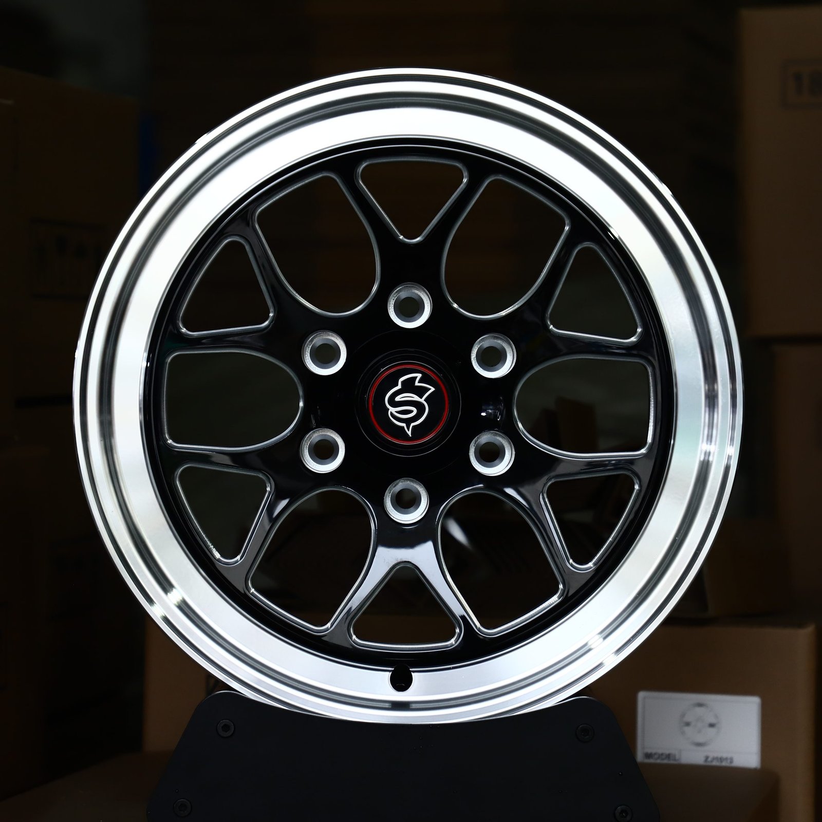 Ford F-150 wheels – Gloss Black / Milled 10-Spoke Polished Lip, front view