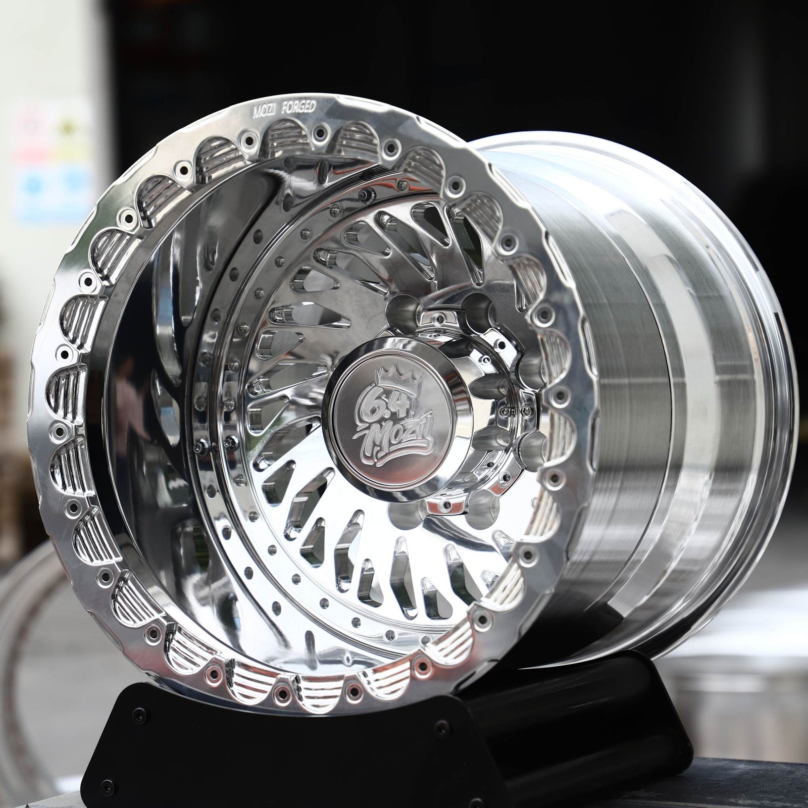 Ford F-250 wheels – Polished Directional Multi-Spoke Deep Lip, front view