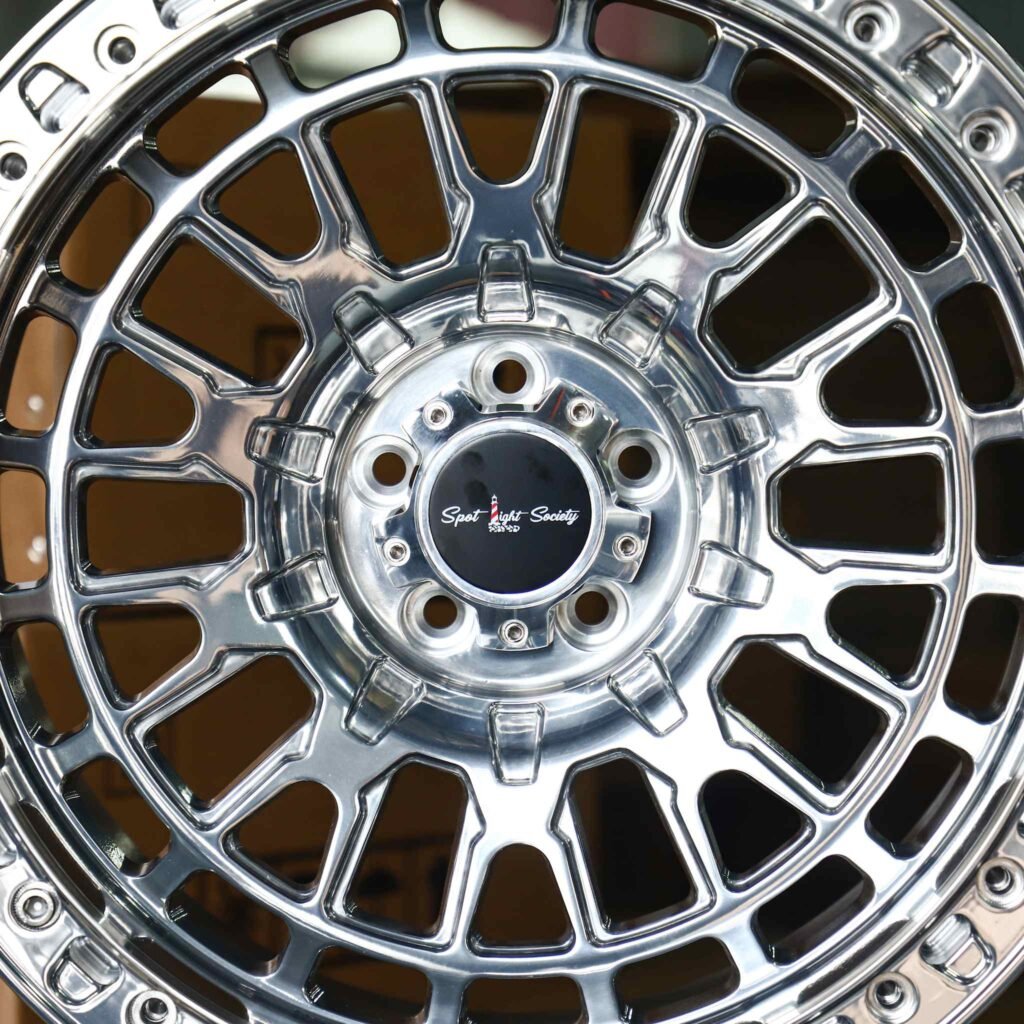 Ram 3500 wheels – Mirror Polished Multi-Spoke Double-Ring, lip and barrel detail