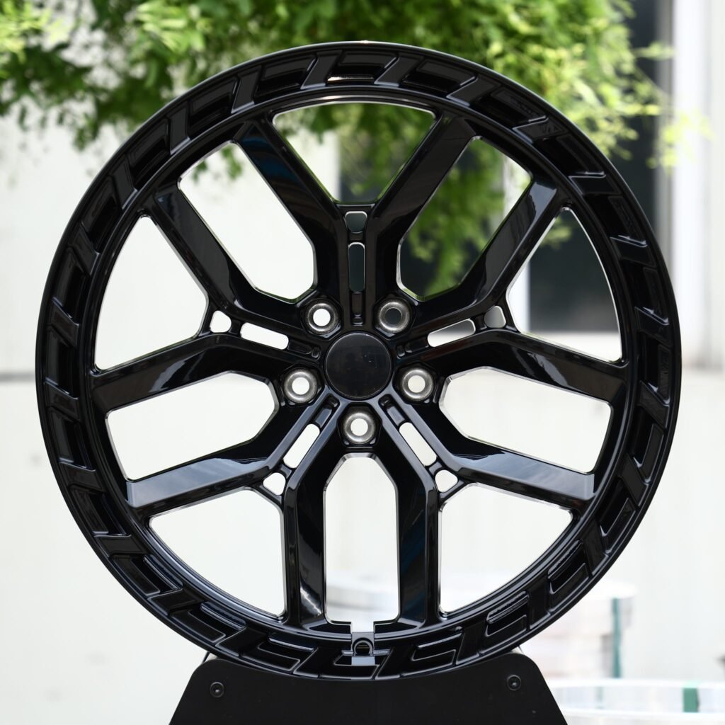 Ford Mustang wheels – Gloss Black 5 Split Y-Spoke Windowed Lip, front view