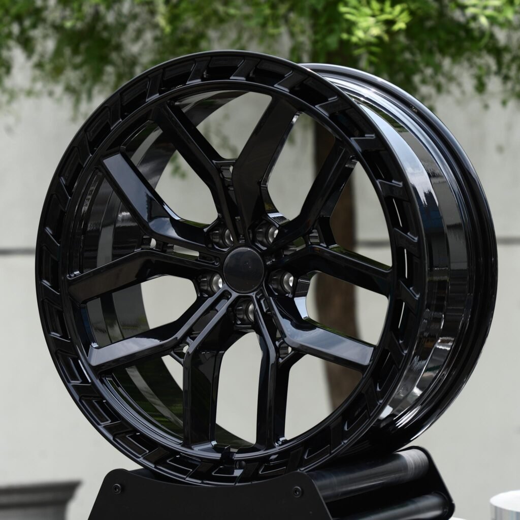 Chevrolet Camaro wheels – Gloss Black 5 Split Y-Spoke Windowed Lip, angled view