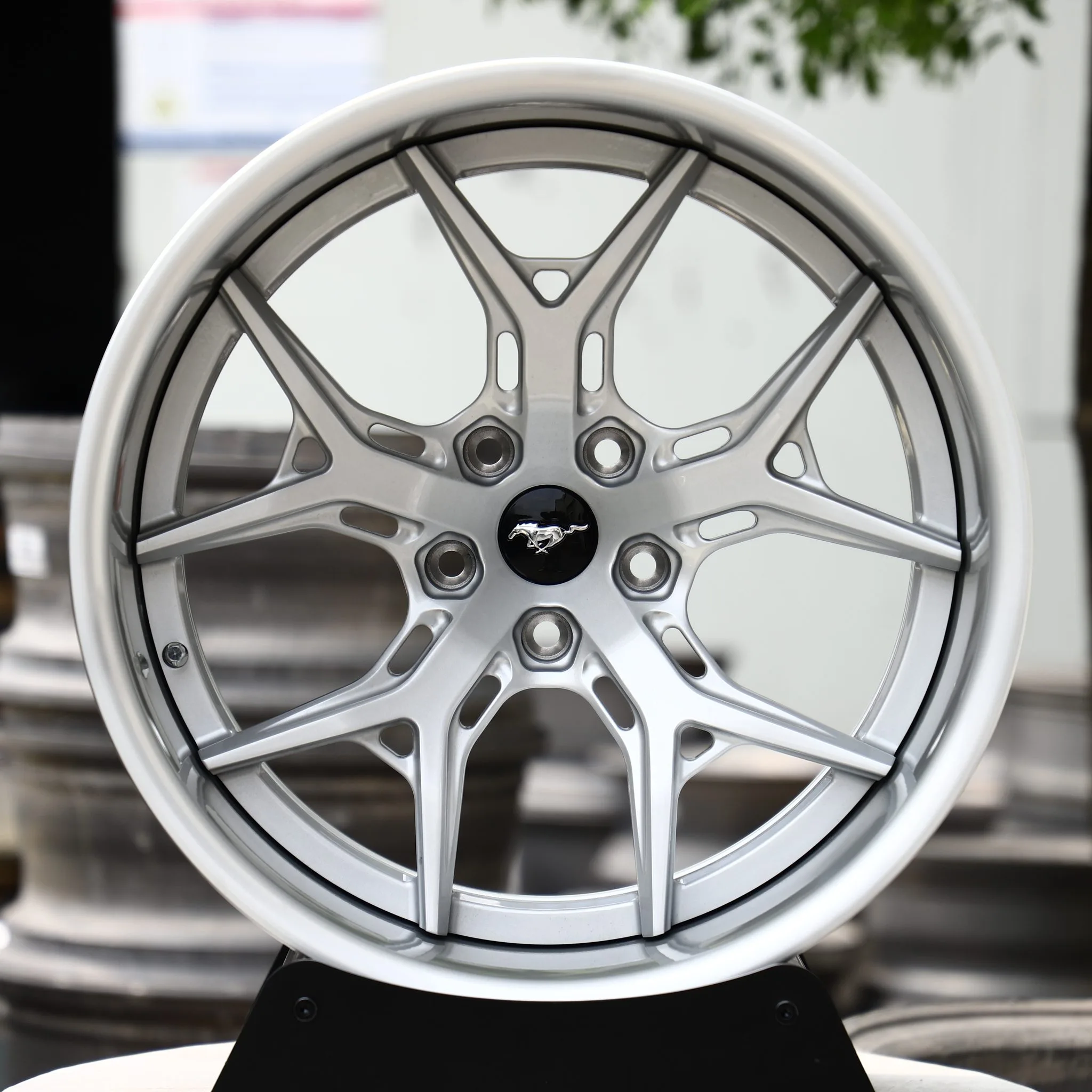 Ford Mustang wheels – Matte Silver 5 Y-Spoke 2-Piece White Lip (Ford Mustang OEM-Style), front view