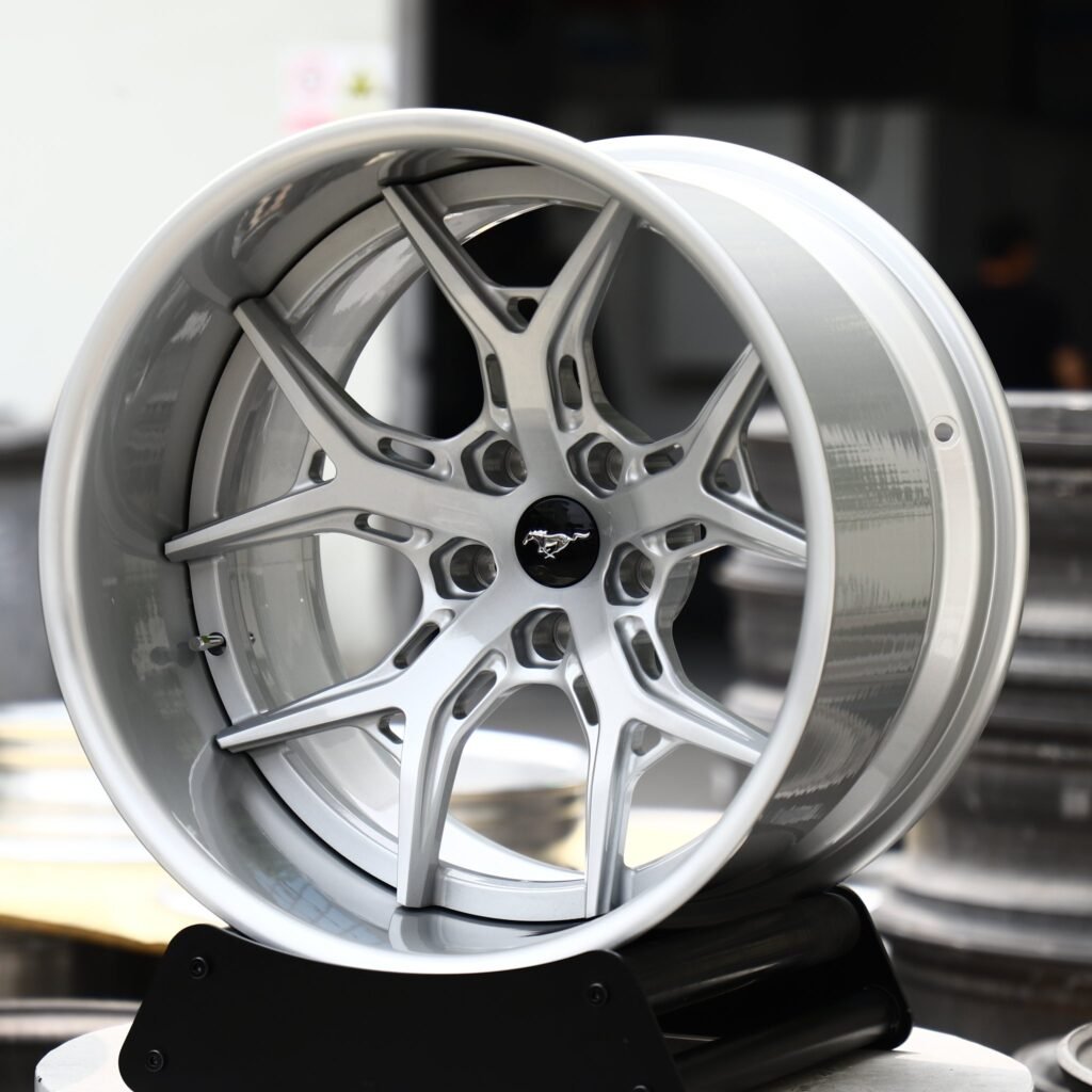 Ford Explorer wheels – Matte Silver 5 Y-Spoke 2-Piece White Lip (Ford Mustang OEM-Style), angled view