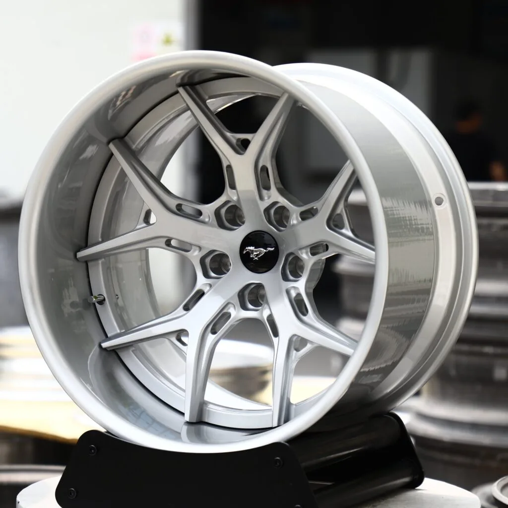 Ford Explorer wheels – Matte Silver 5 Y-Spoke 2-Piece White Lip (Ford Mustang OEM-Style), angled view