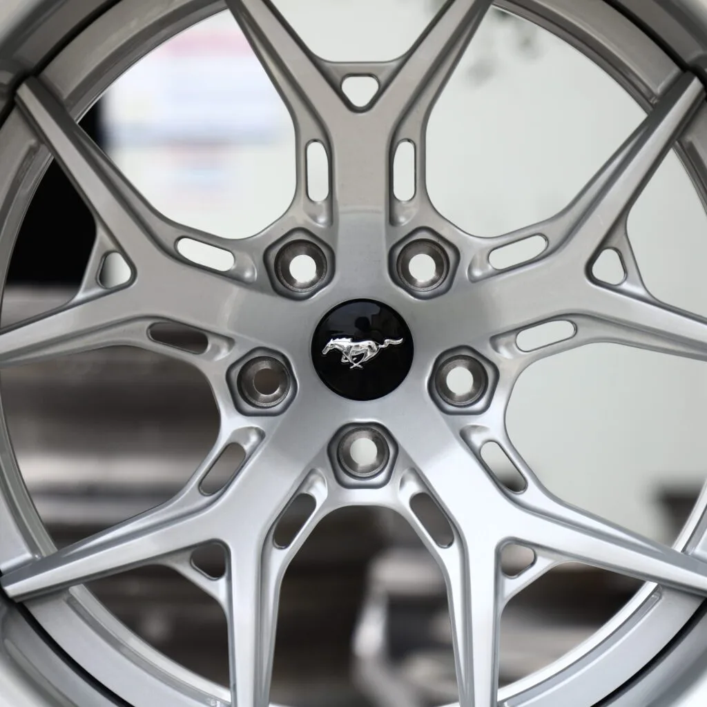 Ford Mustang wheels – Matte Silver 5 Y-Spoke 2-Piece White Lip (Ford Mustang OEM-Style), lip and barrel detail