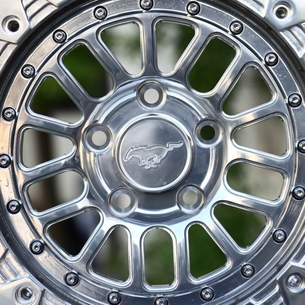 Ford Mustang wheels – Polished 15-Spoke Beadlock (Ford Mustang OEM-Style), lip and barrel detail