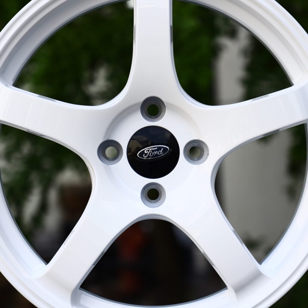 Ford Fiesta wheels – Gloss White 5-Spoke (Ford OEM-Style), lip and barrel detail