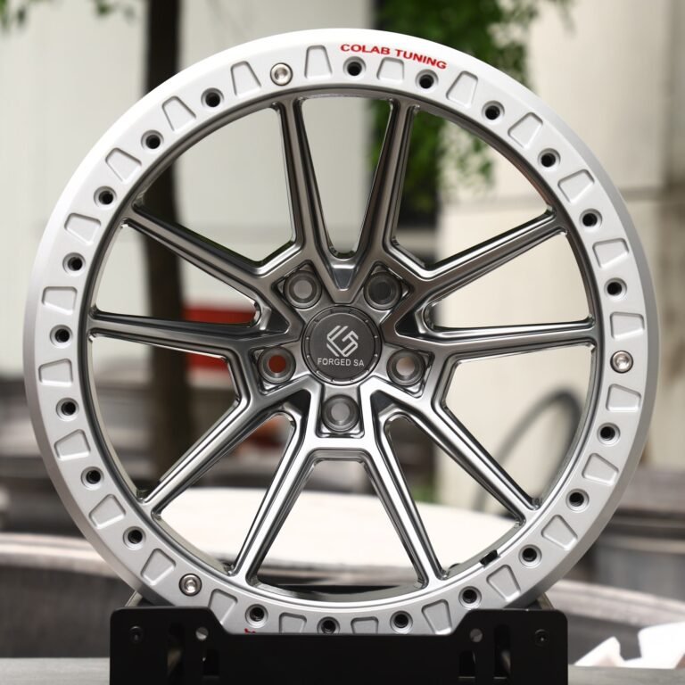 Ford Mustang wheels – Gunmetal Multi-Spoke Silver Ring Beadlock (Forged SA-Style), front view