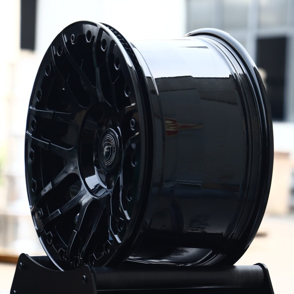 6x135 wheels – Gloss Black Mesh Beadlock (Forgestar-Style), side view