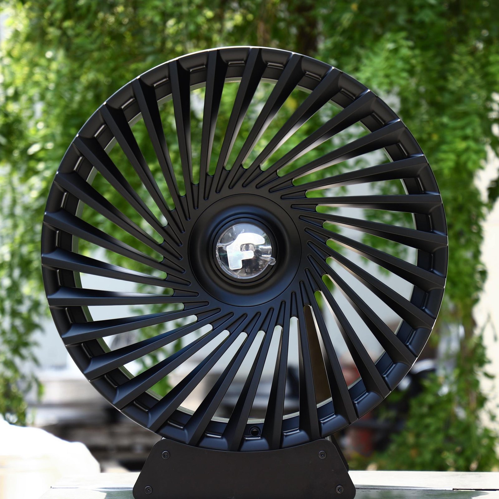 Ford Mustang wheels – Satin Black Swirl Multi-Spoke Floating Cap (Forgiato-Style), front view