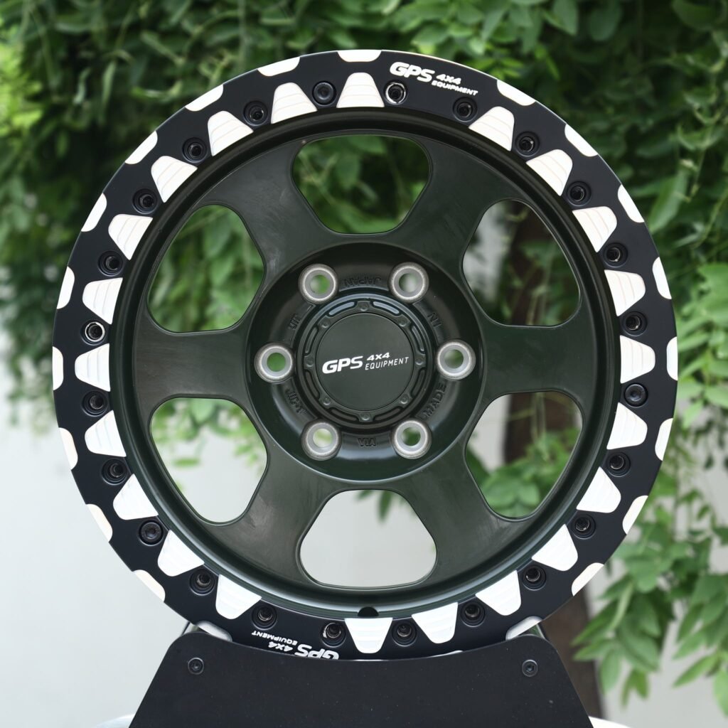 Toyota Land Cruiser wheels – Army Green 6-Spoke Beadlock (GPS 4×4-Style), front view