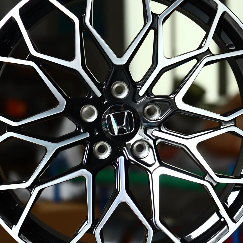 Honda S2000 wheels – Gloss Black Machined Multi-Spoke (Honda OEM-Style), lip and barrel detail