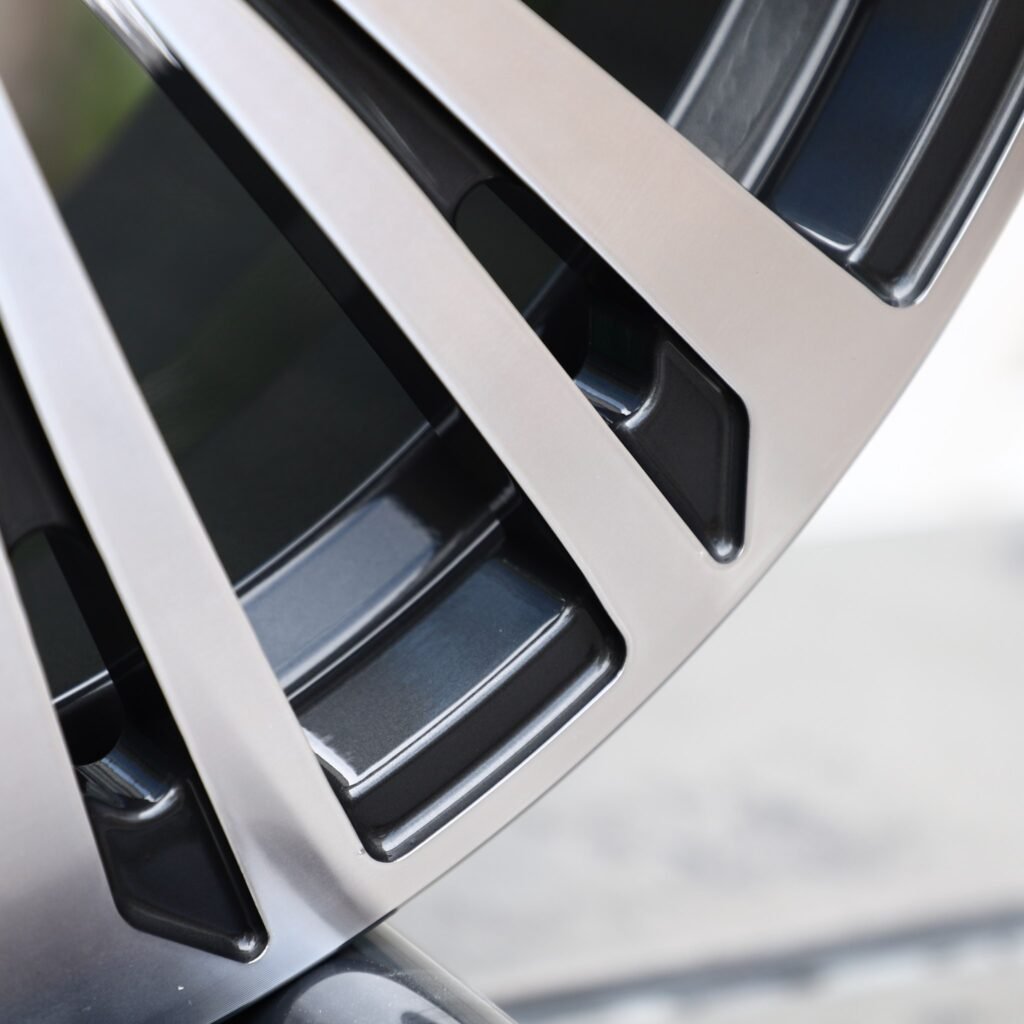 Tesla Model 3 wheels – Gunmetal Machined Twin 10-Spoke (Hongqi OEM-Style), lip and barrel detail