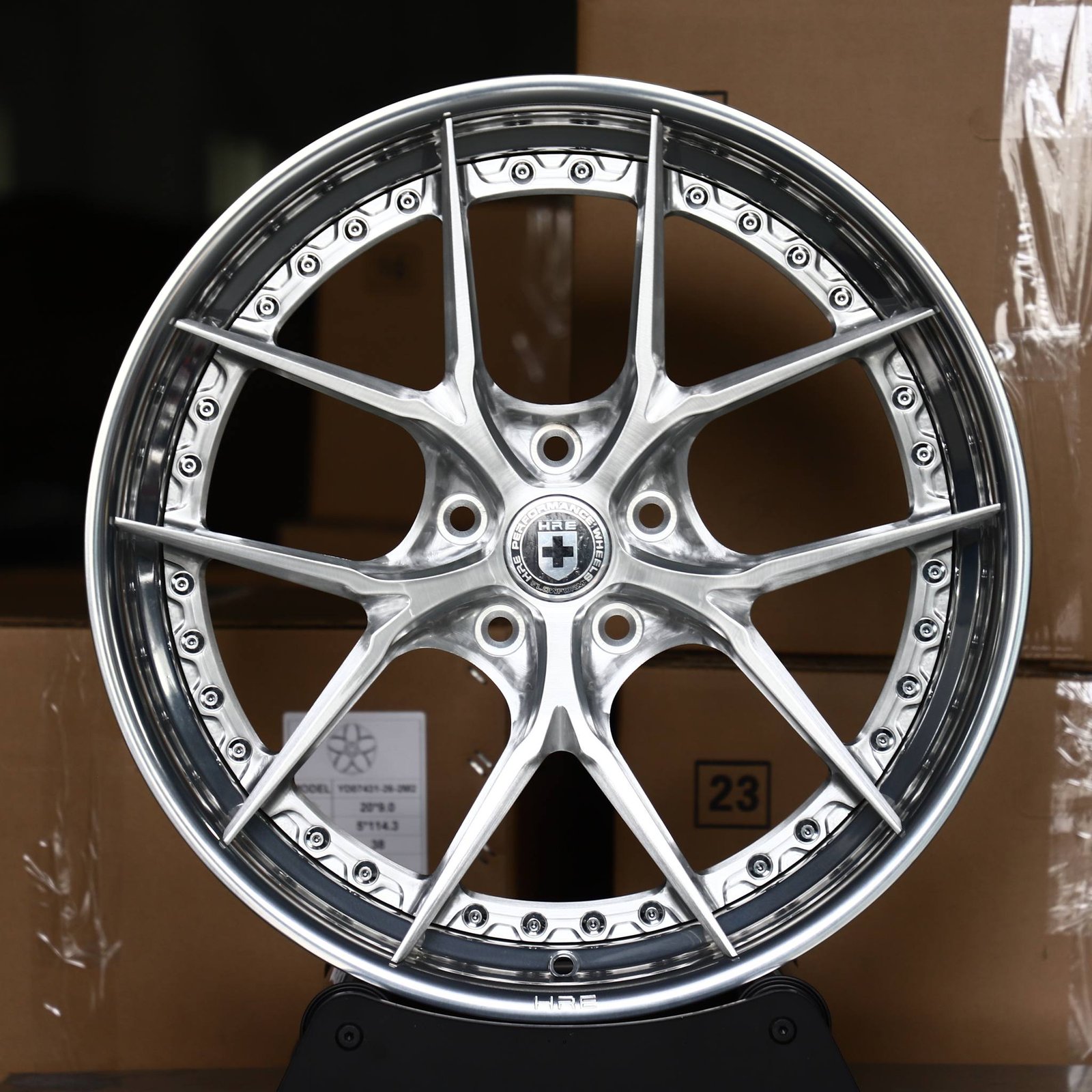 Mercedes E-Class wheels – 2-Piece Brushed 5 Y-Spoke Riveted Lip Black Cap (HRE-Style), front view
