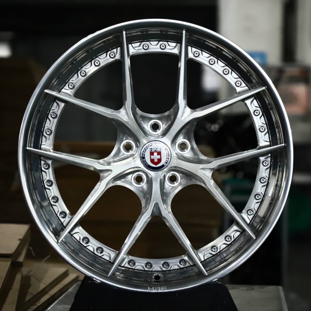 Porsche 911 wheels – 2-Piece Polished 5 Y-Spoke Riveted Lip (HRE-Style), front view
