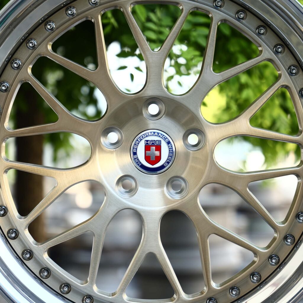 Lamborghini Huracan wheels – Brushed Champagne Mesh 2-Piece Riveted Deep Lip (HRE-Style), lip and barrel detail