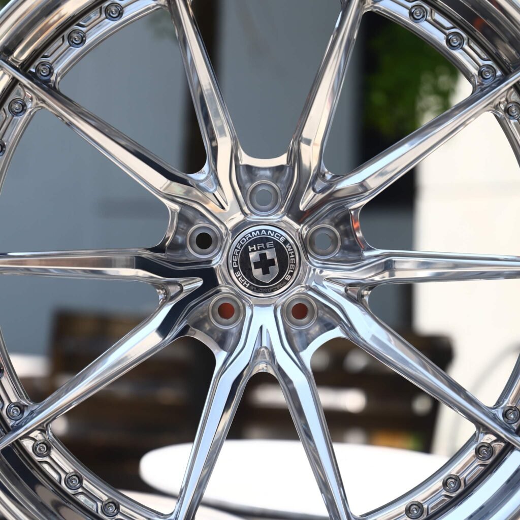 Lamborghini Huracan wheels – Chrome 10-Spoke 2-Piece Riveted (HRE-Style), lip and barrel detail