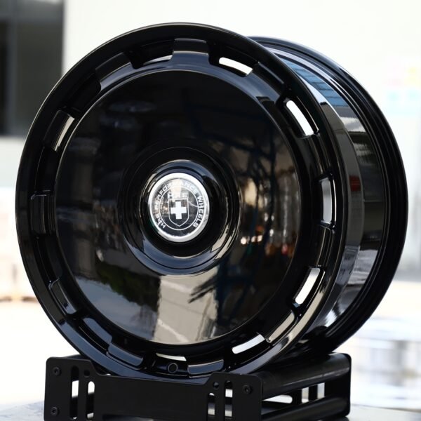 Bentley Continental GT wheels – Gloss Black Slotted Disc Floating Cap (HRE-Style), front view