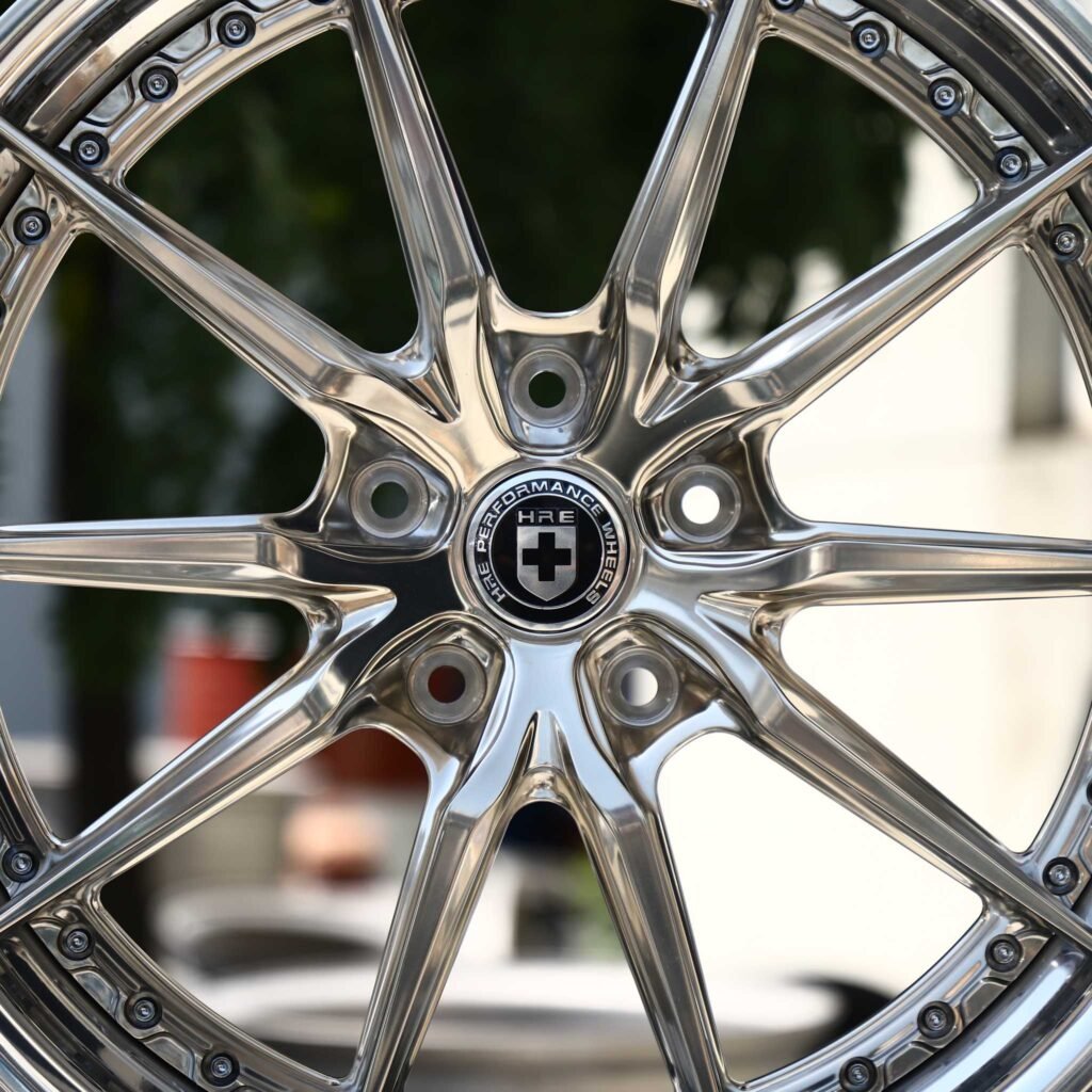 Lamborghini Huracan wheels – Mirror Polished 10-Spoke 2-Piece Riveted (HRE-Style), lip and barrel detail