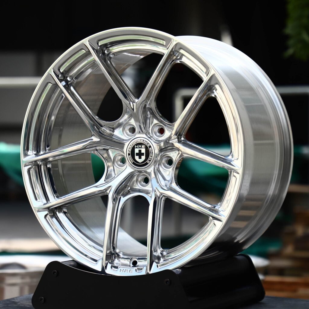 Toyota Highlander wheels – Polished 5 Y-Spoke (HRE-Style), angled view