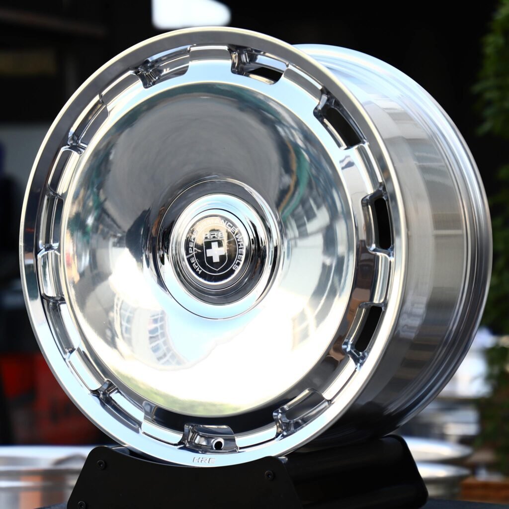 Audi Q7 wheels – Polished Chrome Turbine Disc (HRE-Style), angled view