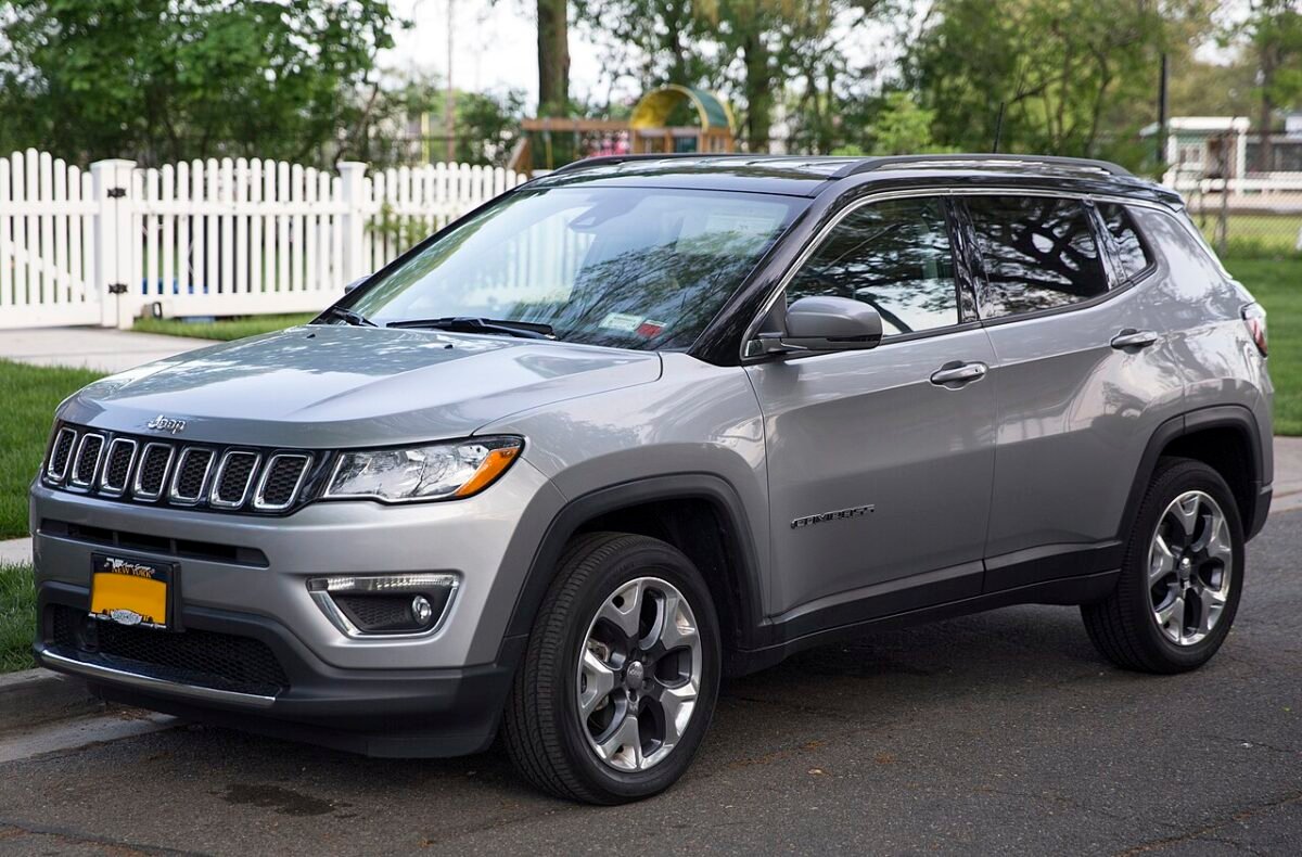 2021 Jeep Compass MP Limited in silver, front view, the generation that moved to the 5x110 bolt pattern