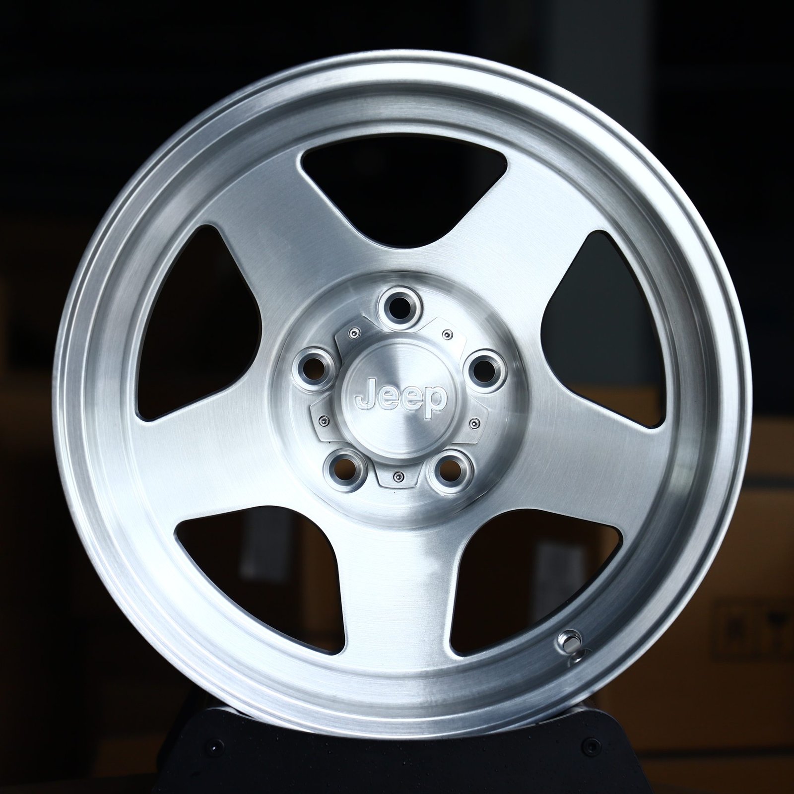 Jeep Wrangler JL wheels – Brushed Silver 5-Spoke Dish (Jeep OEM-Style), front view