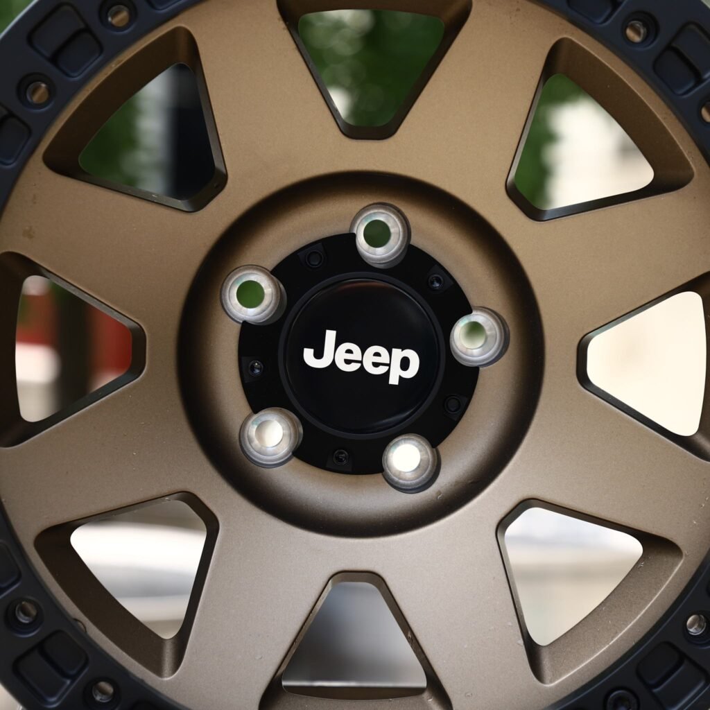 Jeep Grand Cherokee WK2 wheels – Matte Bronze 7-Spoke Beadlock (Jeep OEM-Style), lip and barrel detail