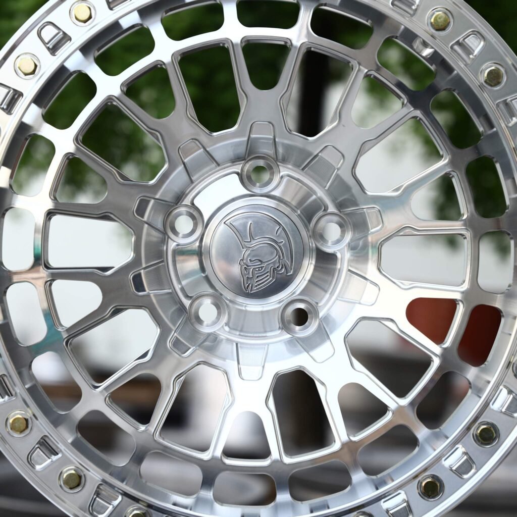 Jeep Gladiator wheels – Mirror Polished Mesh Beadlock, lip and barrel detail