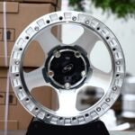 Jeep Wrangler / Gladiator Beadlock Off-Road Forged Wheels – Machined Silver 5-Spoke Black Centre (5-Lug)
