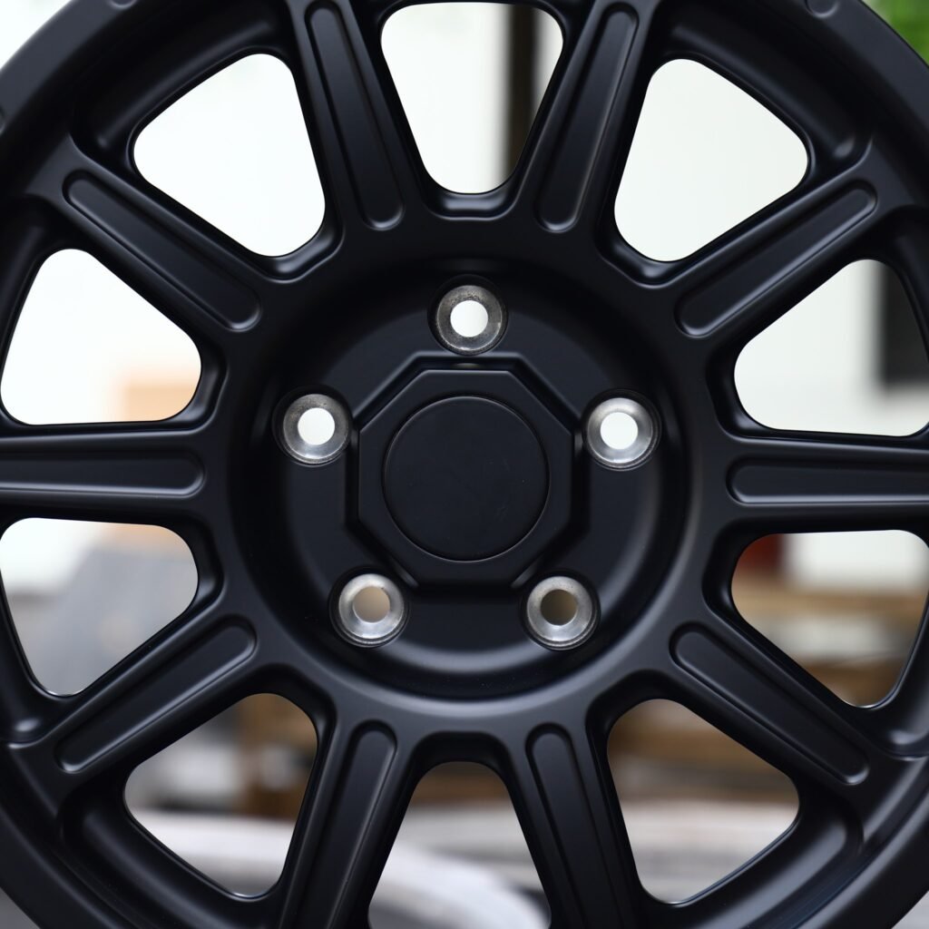 Jeep Grand Cherokee WK2 wheels – Matte Black 10-Spoke, lip and barrel detail